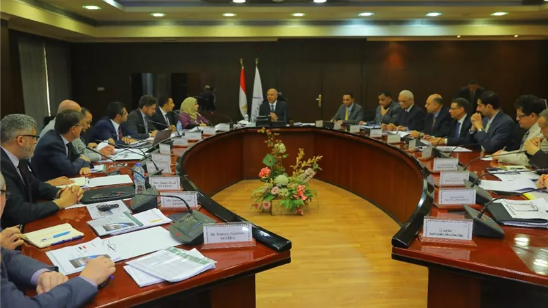 وزير النقل يتابع مشروعات تحديث نظم اشارات السكة الحديد