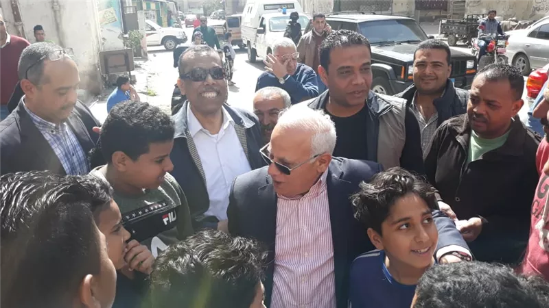 محافظ بورسعيد يلتقي باهالي منطقة عمرو بن العاص بحي الزهور
