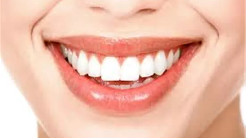 6 عادات خاطئة تدمر أسنانك.. احذريها