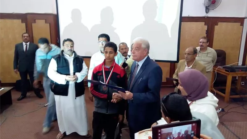 بالصور .. فوده يكرم الرياضين من ذوي القدرات الخاصة