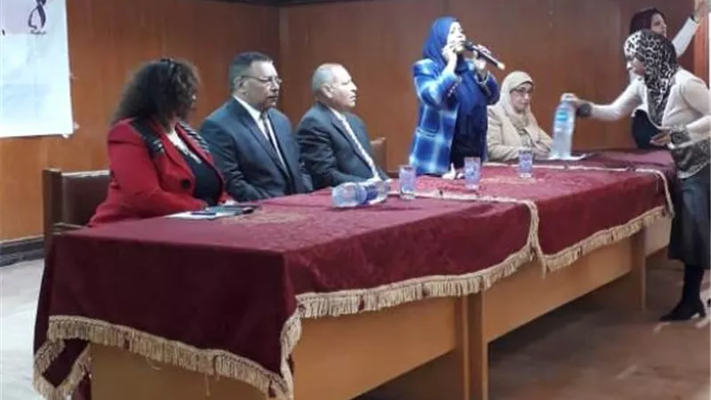نائب محافظ القاهرة يشارك فى ندوة التعديلات الدستورية بحى السلام