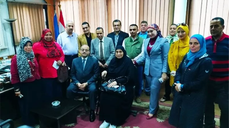 صرف ثلاث شهور للعاملين المتميزين بالشركة العامة لمخابز القاهره الكبرى