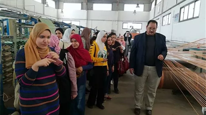 علوم بورسعيد تقوم برحله للمصانع التابعه لجهاز تنميه المشروعات