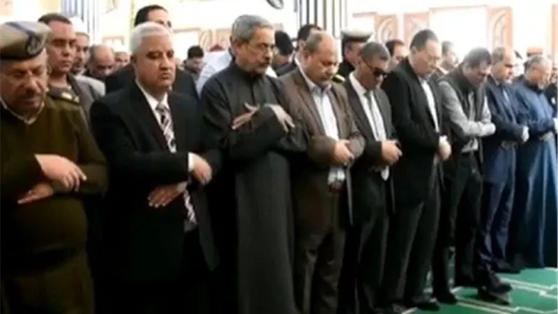 محافظ الشرقية ومدير الأمن يُشاركان فى تشييع جثمان شهيد الطويلة..فيديو