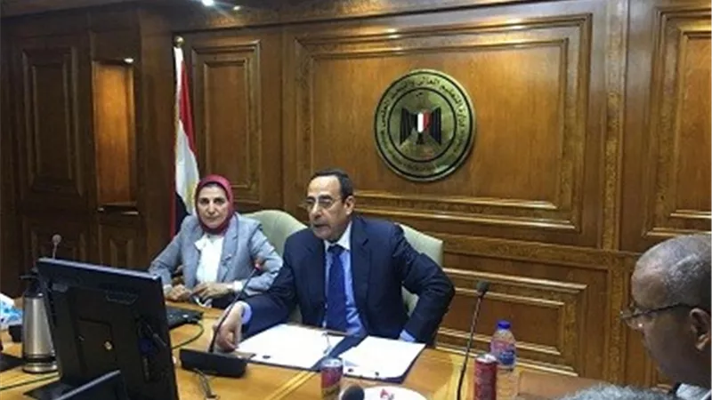 وزير التعليم العالى يتلقى تقريرًا حول تنمية بحيرة البردويل