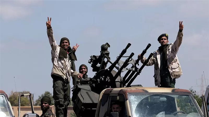 الجيش الوطني الليبي يدفع بتعزيزات عسكرية جديدة غربي البلاد