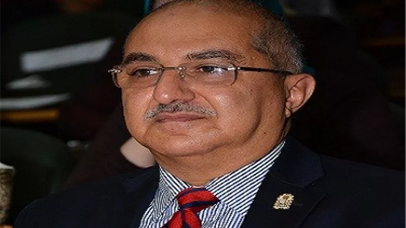رئيس جامعة أسيوط يستجيب لاستغاثة أسرة طفل من الجيزة