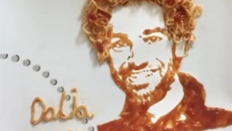 موهبة ترسم محمد صلاح بالمكرونة .. صور