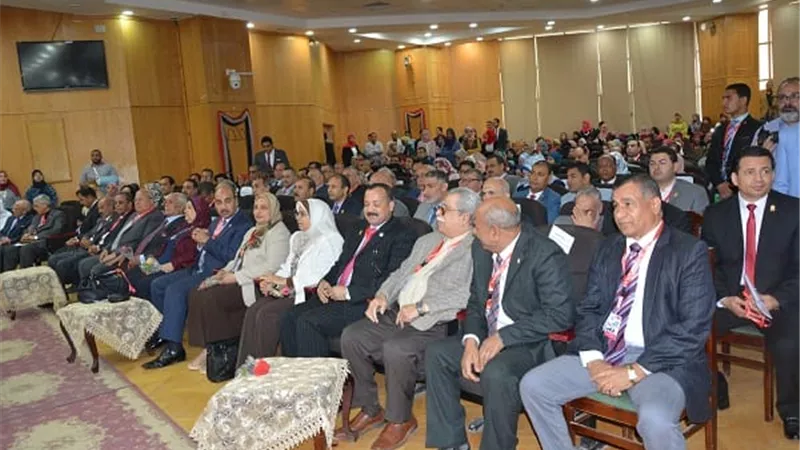 كلية الخدمة الاجتماعية بالفيوم تفتتح مؤتمرها الثامن والعشرين