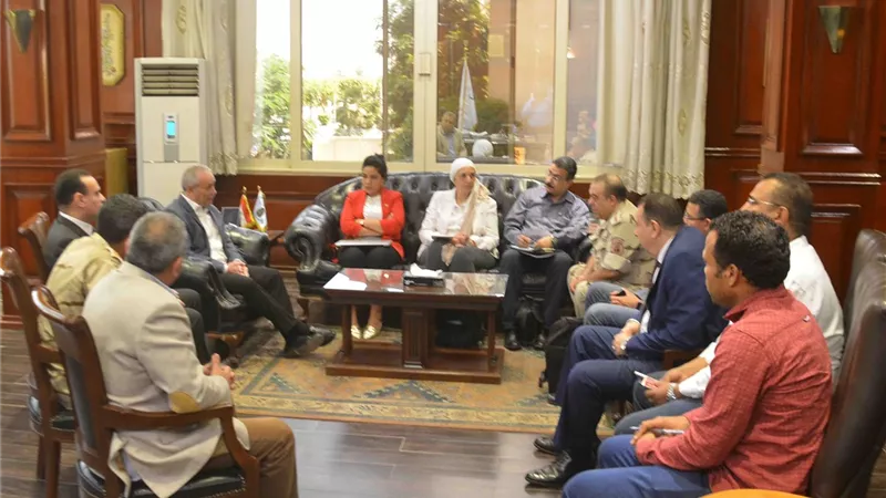 محافظ الأقصر يبحث مع وفد الهيئة الهندسية والجامعة الألمانية تنفيذ مشروع الهوية البصرية