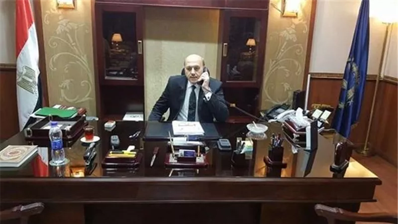 بائع يمطر الرصاص علي 3 أشخاص أثناء البحث عن إحدى الساقطات