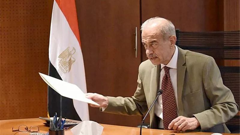 اسماعيل: ندعم المحافظات بكل السبل ولن نسمح بعرقلة جهود استرداد حق الشعب