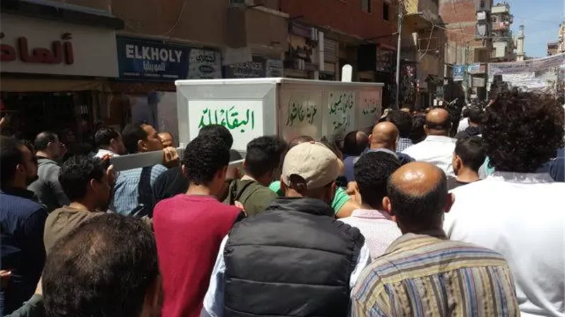 مشاركة شعبية فى وداع محمود الجندى .. صور