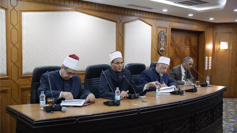 وكيل الأزهر يتابع مع رؤساء المناطق الأزهرية الاستعدادات النهائية للامتحانات