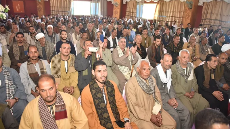 محافظ أسيوط ومدير الأمن يشهدان انهاء خصومة ثأرية بين 