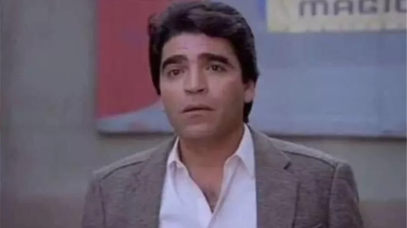 نجوم الفن ينعون ببالغ الحزن والأسى الفنان محمود الجندى