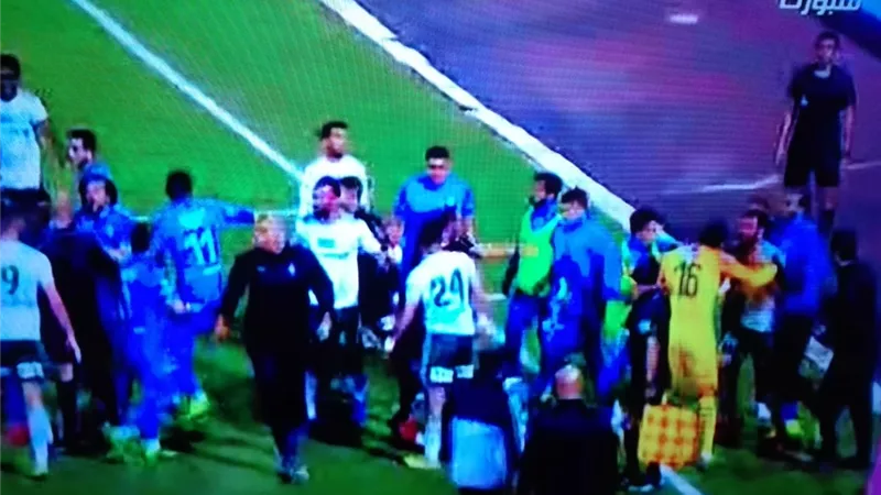 اشتباكات بين لاعبي الزمالك والمصري