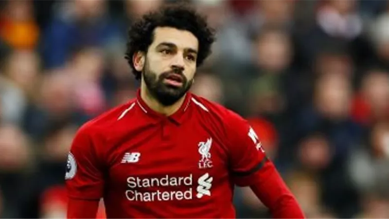 شاهد بالفيديو.. جماهير تشيلسي توجه هتافات عنصرية ضد محمد صلاح