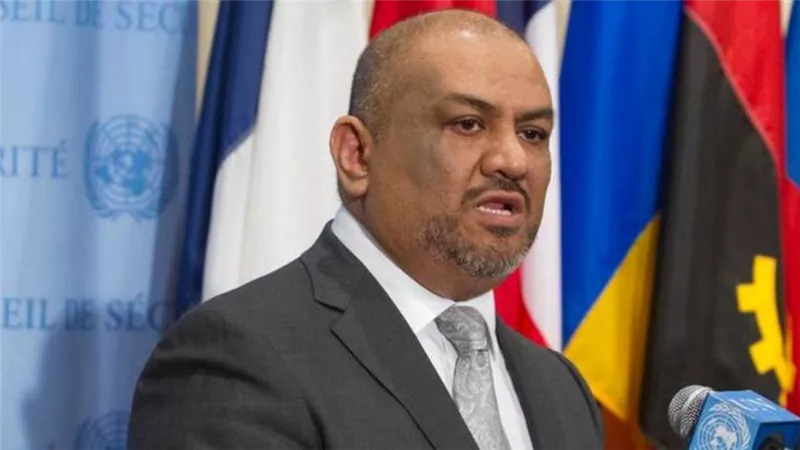 وزير الخارجية اليمنى: الحوثيون حفروا 750 خندقا جديدا فى الحديدة