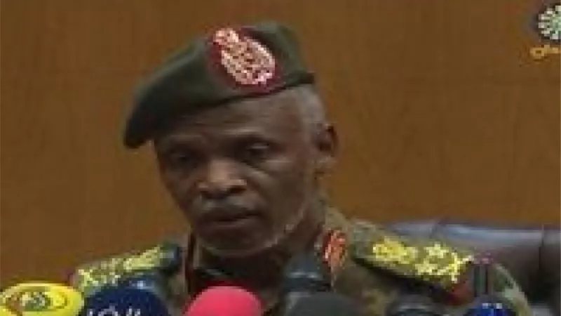 المجلس العسكري في السودان يتعهد بمحاكمة من قتلوا المحتجين