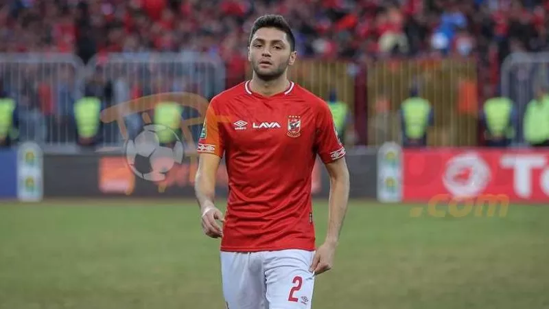 كريم نيدفيد يؤدى جلسة علاج طبيعى