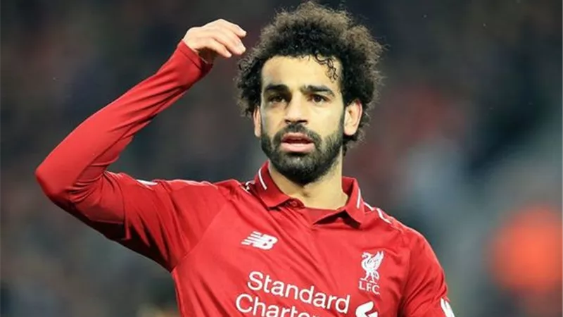 الأزهر يستنكر الهتافات العنصرية ضد محمد صلاح