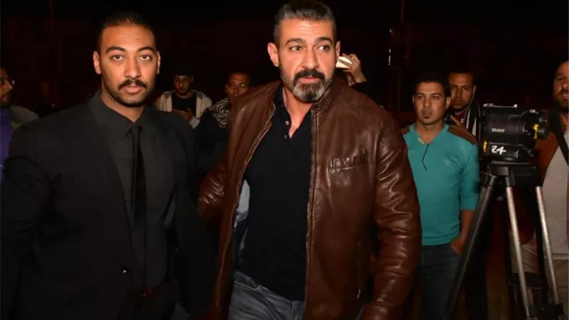 نجوم الفن يقدمون واجب العزاء فى محمود الجندى.. صور