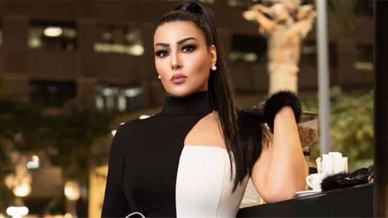 الفستان الاسود لسمية الخشاب يخطف الانظار على السوشيال ميديا.. صور