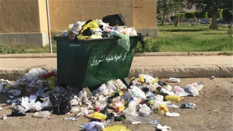 تراكم القمامة تسبب ازمة لسكان حدائق اكتوبر .. ومحتاجين صناديق