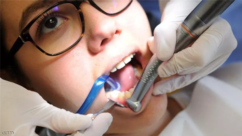 10 مؤشرات تخبرك بضرورة زيارتك لطبيب الاسنان