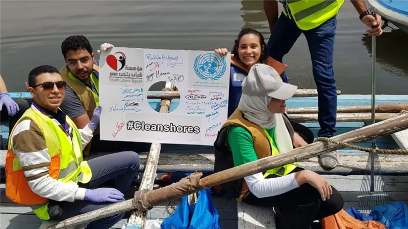شباب من أجل مصر يطلق مبادرة لنظافة الشواطئ من البلاستيك
