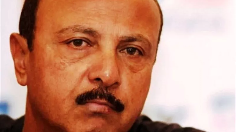 محسن صالح يشن هجوماً حاداً على حكم مباراة الأهلى وصن دوانز