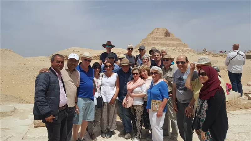 زاهي حواس يروج للسياحة المصرية عبر التلفزيون الإيطالي.. صور