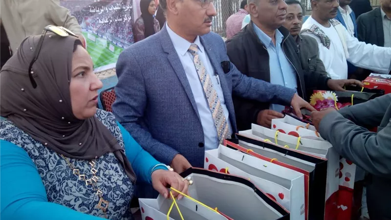 مستقبل وطن بالاسماعيلية يحتفل بالايتام ويخصص سيارات لنقل كبار السن وذوى الاحتياجات الخاصة الي لجان الاستفتاء
