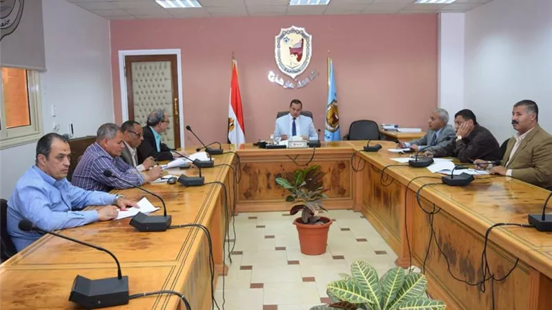 مركز دراسات الآثار والترميم بجامعة سوهاج يناقش خطة العمل المستقبلية