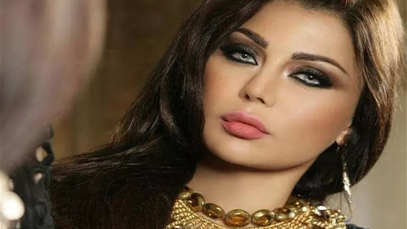 تعليق حزين من هيفاء وهبى عن حادث كاتدرائية نوتردام بباريس