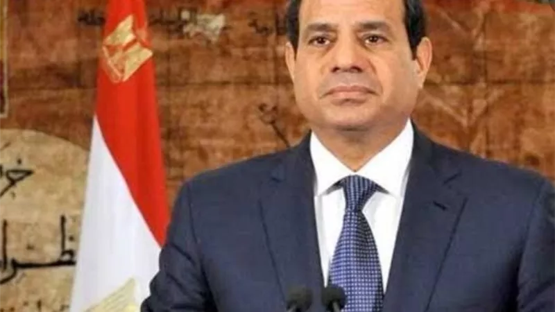 السيسي يشهد مراسم تفتيش حرب القوات بقاعدة محمد نجيب العسكرية