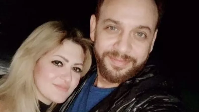 رسالة غرام من مصطفى قمر لزوجتة