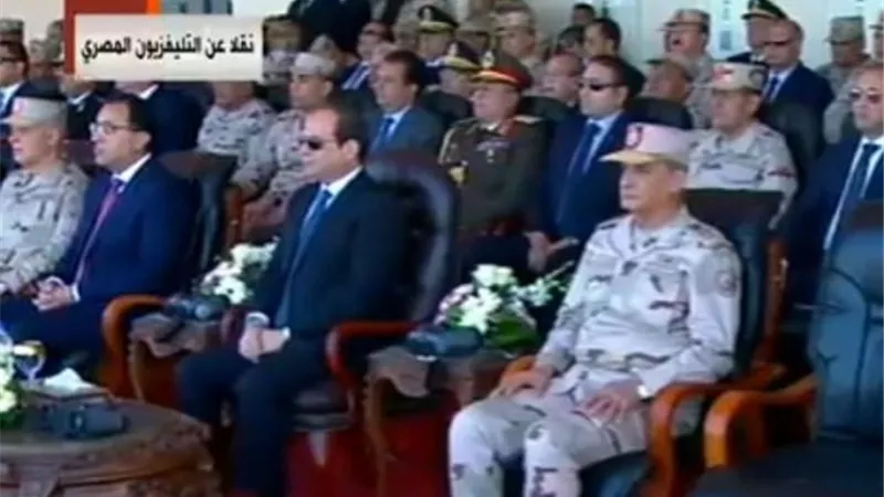 بث مباشر الرئيس السيسي يشهد مراسم تفتيش حرب واصطفاف القوات بقاعدة محمد نجيب العسكرية