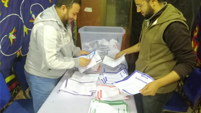 غلق باب التصويت وبدء عمليات الفرز بانتخابات التجديد النصفي لـ