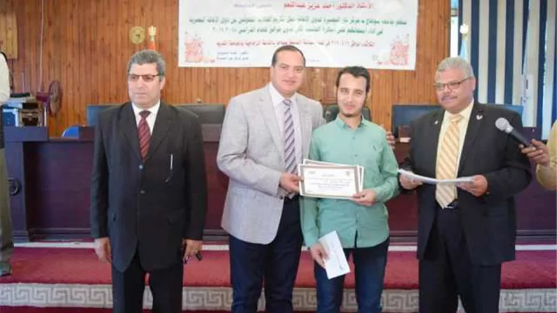 تكريم 24 من ذوى البصيرة المتفوقين بجامعة سوهاج..صور