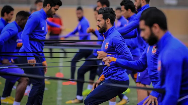 مهاجم الأهلي يواصل برنامجه التأهيلي للعودة إلى الملاعب