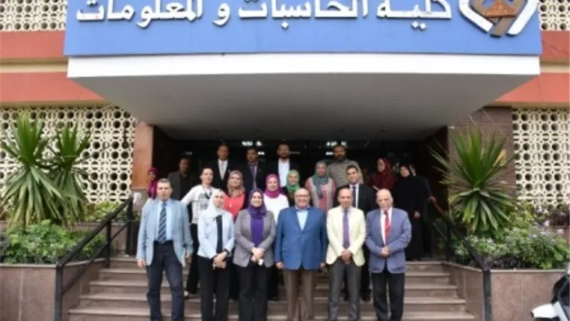 بالصور.. ٢٦ شركة و 40 ابتكار طلابي في ملتقى توظيف حاسبات عين شمس