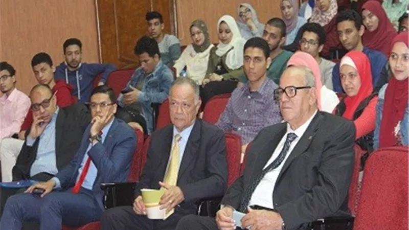 هاشم : يفتتح اول ملتقى علمى لطلاب الجامعات المصرية