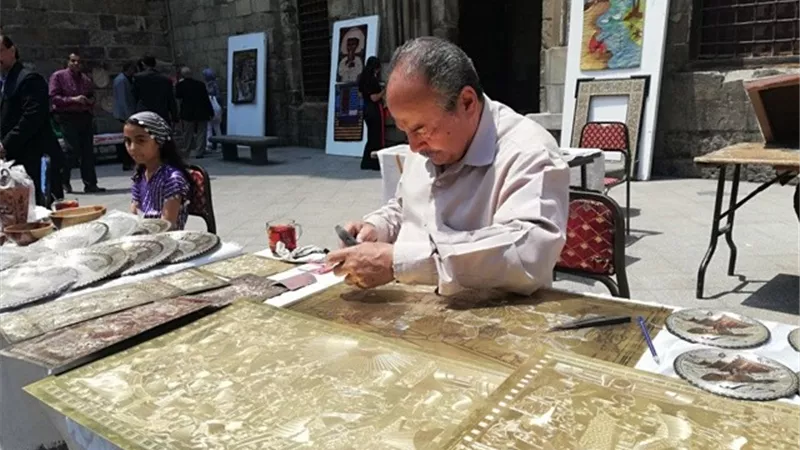 مهرجان تراثي بشارع المعز اليوم