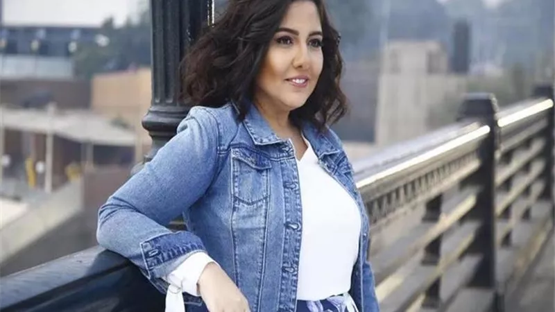 مى كساب بنيولوك جديد فى كليب 