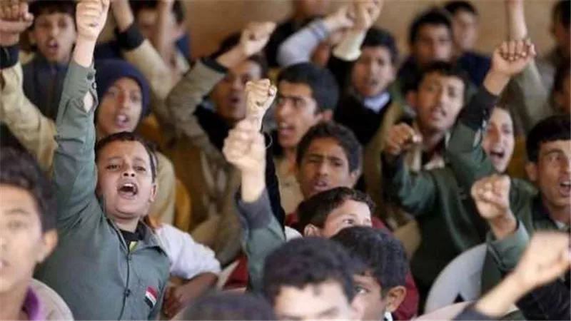 تسميم عقول الأطفال.. جريمة حوثية مخفية