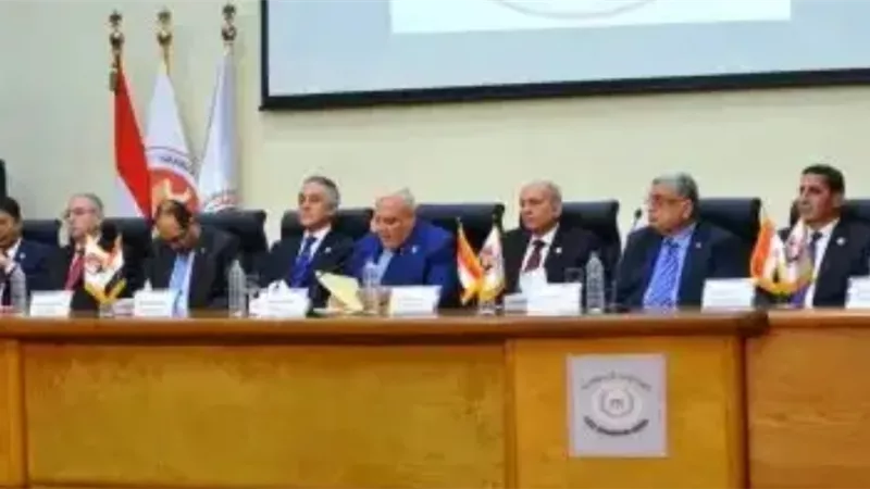 فتح جميع اللجان أمام الوافدين ...وإجراء الاستفتاء بالبطاقة الشخصية فقط