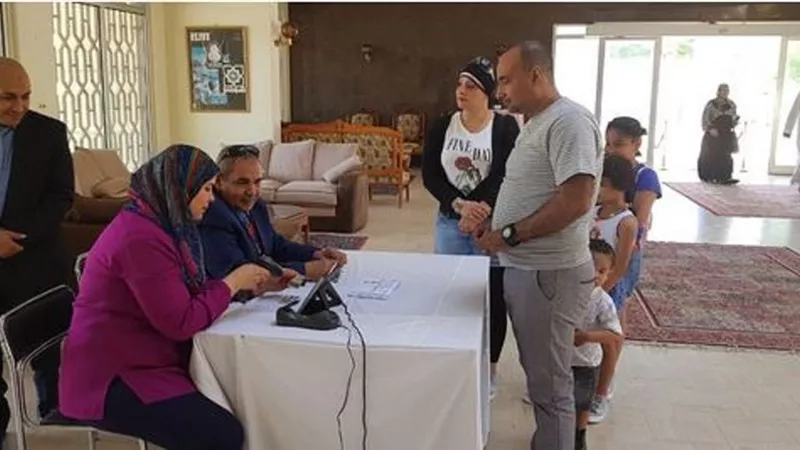 اقبال كثيف للمصريين بسلطنة عمان مع فتح ابواب التصويت