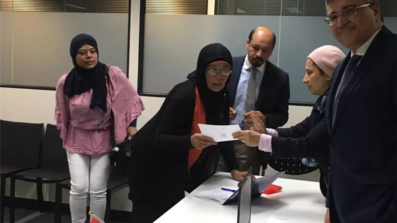 سيدات مصر فى السعودية والكويت يشاركن في الاستفتاء على التعديلات الدستورية